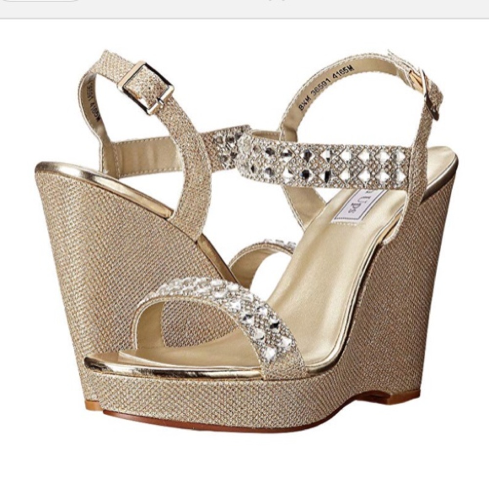 ✨NWT✨: Gold Sparkly Wedges - Touch Ups Brynn